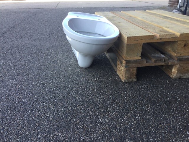 2x hangtoilet, zonder toiletbril, wit - afbeelding 1 van  5