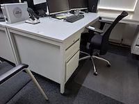 2x hoekbureau met 4x diverse stoel - afbeelding 2 van  8
