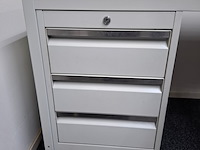 2x hoekbureau met 4x diverse stoel - afbeelding 6 van  8