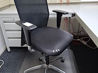 2x hoekbureau met 4x diverse stoel - afbeelding 7 van  8
