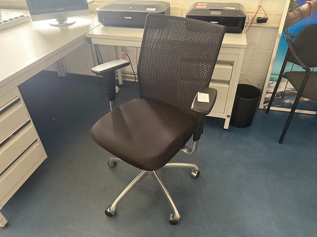 2x hoekbureau met 6x diverse stoel - afbeelding 4 van  6