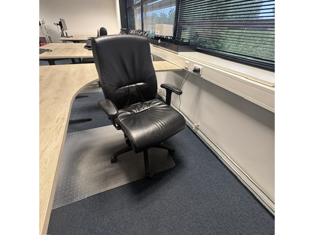 2x hoekbureau met bureaustoel, ahrend, mehes, eiken/zwart - afbeelding 5 van  10