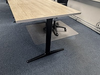 2x hoekbureau met bureaustoel, ahrend, mehes, eiken/zwart - afbeelding 5 van  7