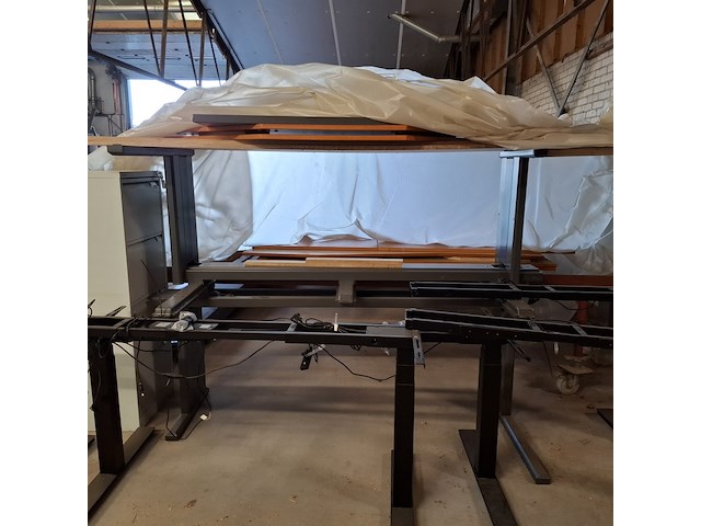 2x hoekopstelling bureau deels in hoogte verstelbaar - afbeelding 10 van  24