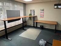 2x hoekopstelling bureau deels in hoogte verstelbaar - afbeelding 1 van  24