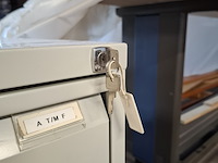 2x hoekopstelling bureau deels in hoogte verstelbaar - afbeelding 13 van  24