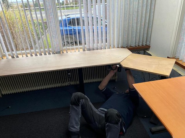 2x hoekopstelling bureau deels in hoogte verstelbaar - afbeelding 18 van  24