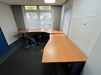 2x hoekopstelling bureau deels in hoogte verstelbaar - afbeelding 21 van  24