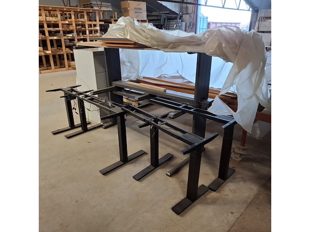 2x hoekopstelling bureau deels in hoogte verstelbaar - afbeelding 23 van  24