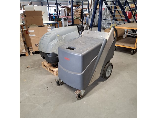 2x hogedrukreiniger karcher en dibo, hds 10/20-4m en ibh-m 220/16 - afbeelding 10 van  17