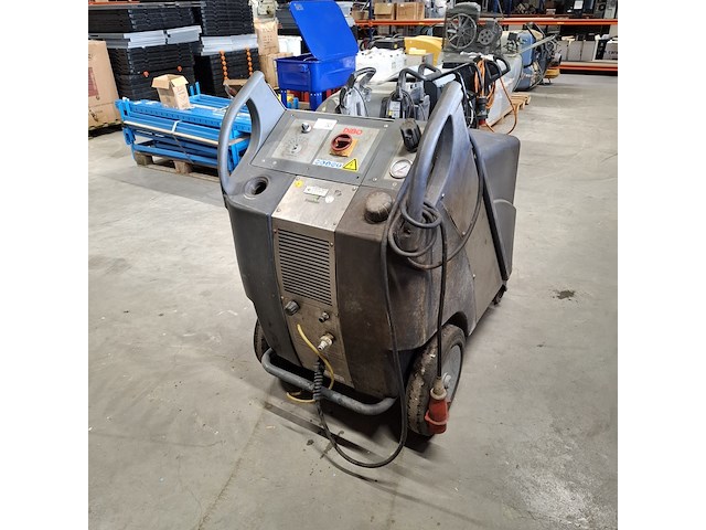 2x hogedrukreiniger karcher en dibo, hds 10/20-4m en ibh-m 220/16 - afbeelding 15 van  17