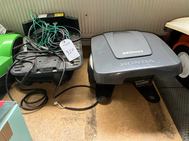 2x honda hrm70 live robotmaaier - afbeelding 1 van  5