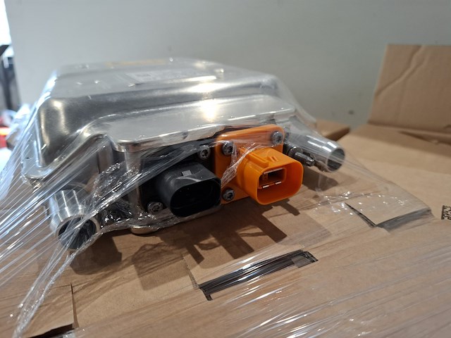 2x hoogspannings verwarming webasto, hvh 100c+ - afbeelding 5 van  6