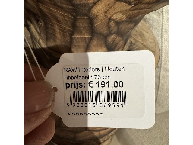 2x houten beeld en vaas raw interiors en wp - afbeelding 2 van  7