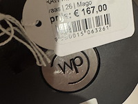 2x houten beeld en vaas raw interiors en wp - afbeelding 5 van  7