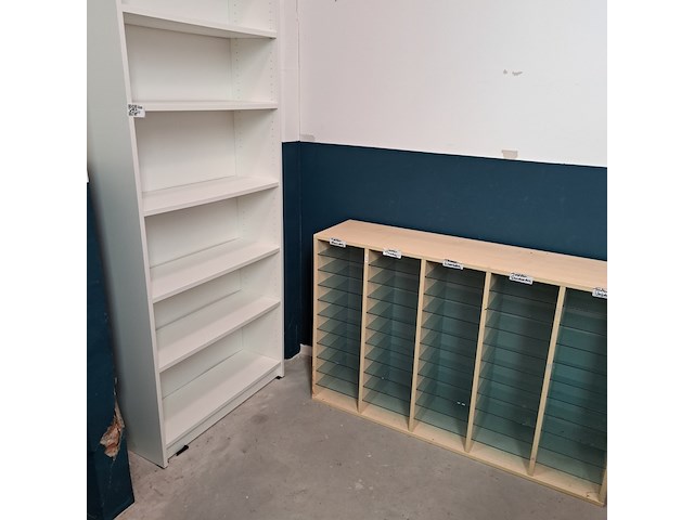 2x houten kast - afbeelding 2 van  5