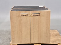 2x houten kastje