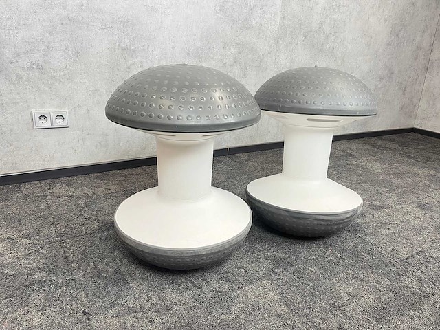 2x humanscale ballo - balans kruk grijs-wit - afbeelding 2 van  7