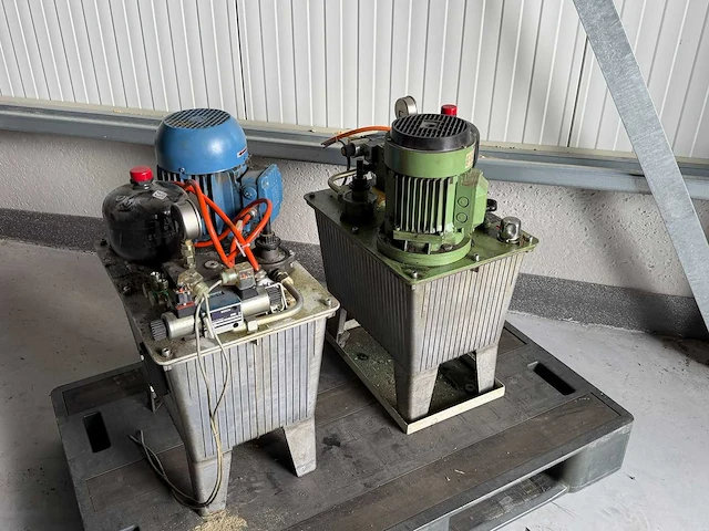 2x hydrauliekunit - hydrauliek unit - afbeelding 1 van  5
