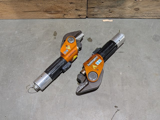 2x hydraulische schaar, holmatro, cu 4007 c & cu 4005 - afbeelding 1 van  8