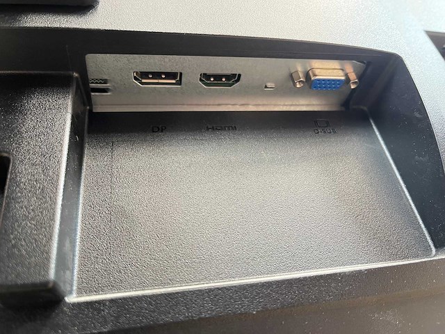 2x iiyama prolite - 24" monitor op voet - dp, hdmi, vga, usb - afbeelding 13 van  17