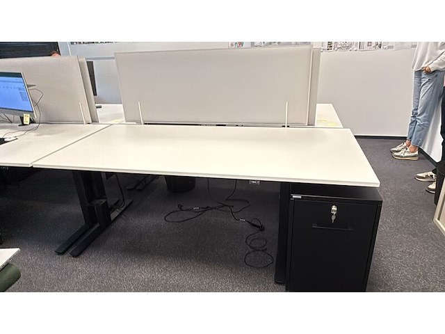 2x in hoogte verstelbaar bureau - afbeelding 2 van  3