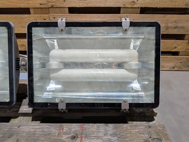 2x inductie schijwerper, lvd, zs11000-200 flood lighting - afbeelding 2 van  6