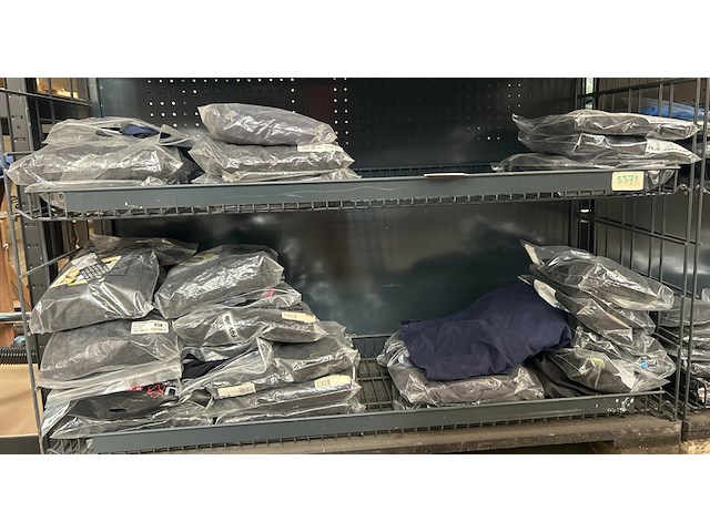 2x inhoud stellingvak fietskleding, wielerkleding, w.o. vermarc, bbb - afbeelding 1 van  9