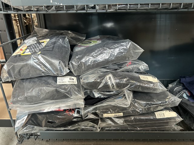 2x inhoud stellingvak fietskleding, wielerkleding, w.o. vermarc, bbb - afbeelding 7 van  9