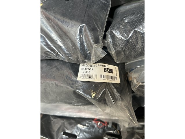 2x inhoud stellingvak fietskleding, wielerkleding, w.o. vermarc, bbb - afbeelding 9 van  9