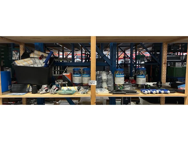 2x inhoud stellingvak w.o. bouwmarkt artikelen w.o. silverlinec, intex - afbeelding 1 van  11