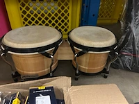 2x inhoud stellingvak w.o. muziekaccessoires w.o. cascha, vandoren - afbeelding 9 van  11