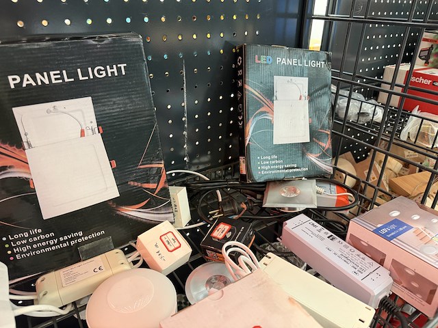 2x inhoud stellingvak w.o. woonaccessoires, verlichting - afbeelding 6 van  10