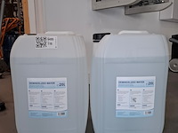 2x jerrycan a 20 liter gedemineraliseerd water - afbeelding 1 van  2