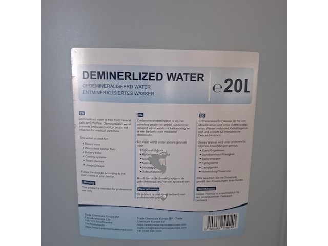 2x jerrycan a 20 liter gedemineraliseerd water - afbeelding 2 van  2