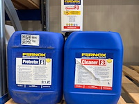 2x jerrycan en fles cleaner en protector fernox, protector f1 en cleaner f3 - afbeelding 1 van  4