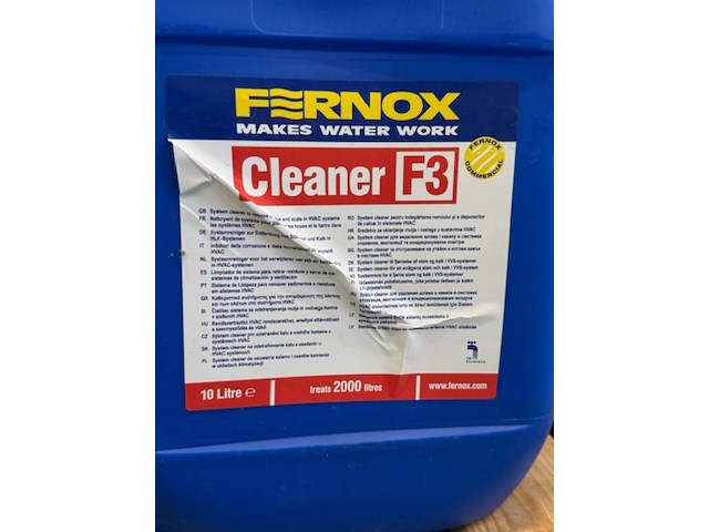 2x jerrycan en fles cleaner en protector fernox, protector f1 en cleaner f3 - afbeelding 3 van  4