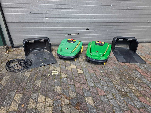 2x john deere - e5 serie - robotmaaier + laadstation - afbeelding 1 van  9