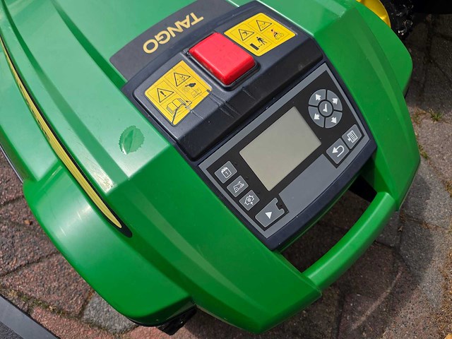 2x john deere - e5 serie - robotmaaier + laadstation - afbeelding 3 van  9
