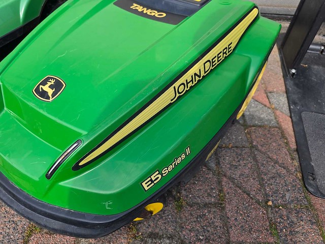 2x john deere - e5 serie - robotmaaier + laadstation - afbeelding 5 van  9