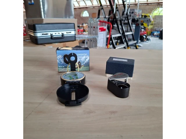 2x juweliersloep met lens met reiscompas - afbeelding 1 van  8