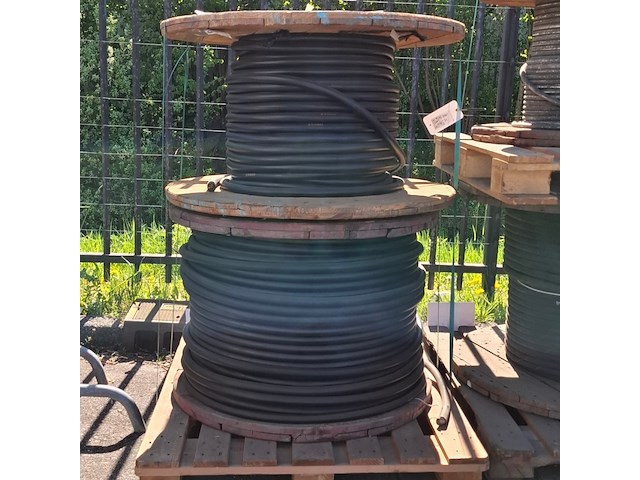 2x kabel op houten haspel, o.a. lineax - afbeelding 1 van  11