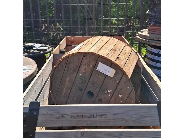 2x kabel op houten trommel, cellflex - afbeelding 1 van  9