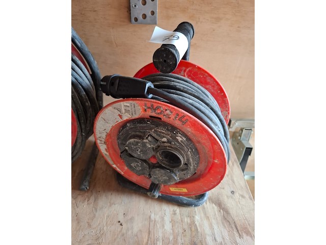 2x kabelhaspel, 230v - afbeelding 2 van  3