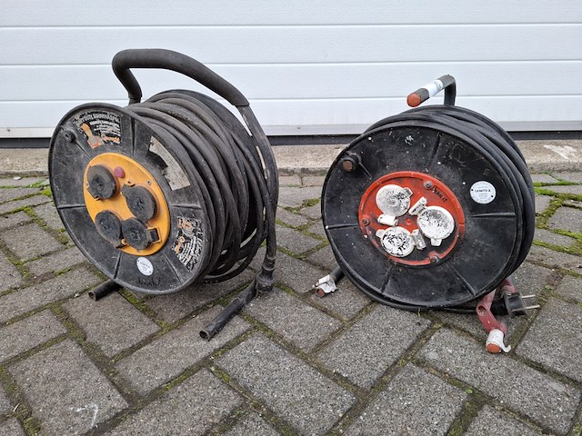 2x kabelhaspel - afbeelding 1 van  4