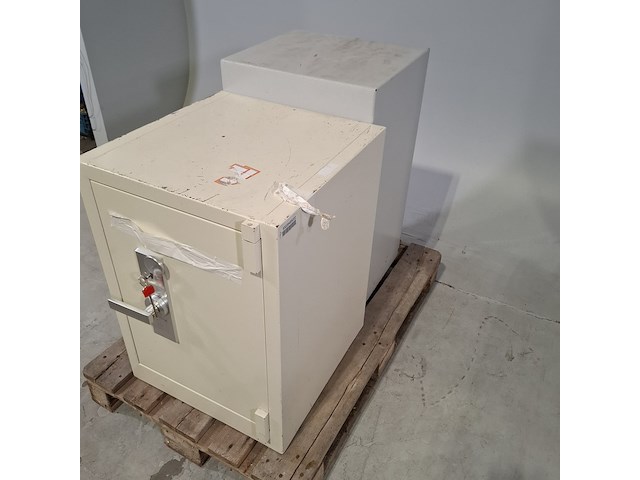 2x kluis, 2005 - afbeelding 4 van  13