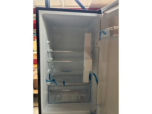 2x koel-/vriescombinatie en wasmachine chiq - afbeelding 4 van  8