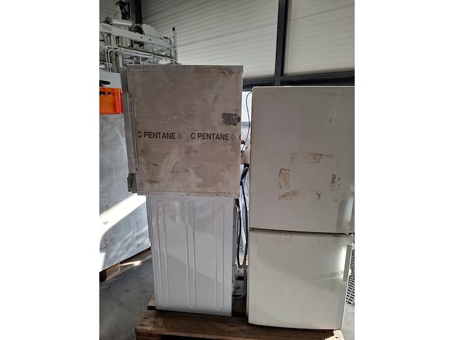 2x koelkast met wasmachine o.a. liebherr, indesit - afbeelding 3 van  10