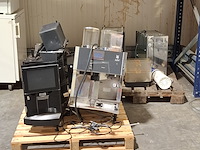 2x koffiemachine en diverse onderdelen, o.a wmf