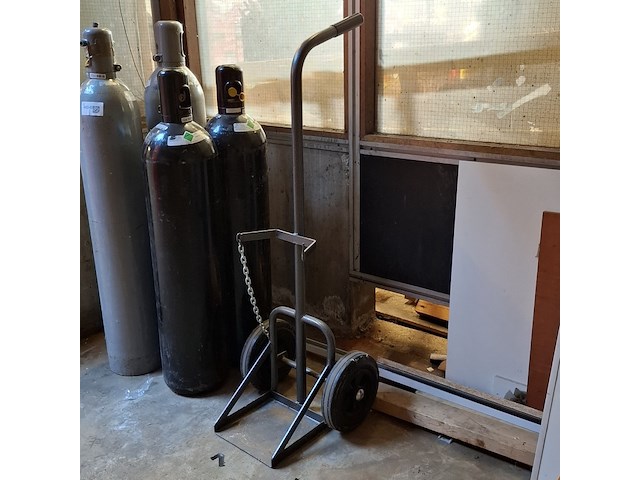 2x kooldioxide-en 2x azotefles - afbeelding 2 van  6